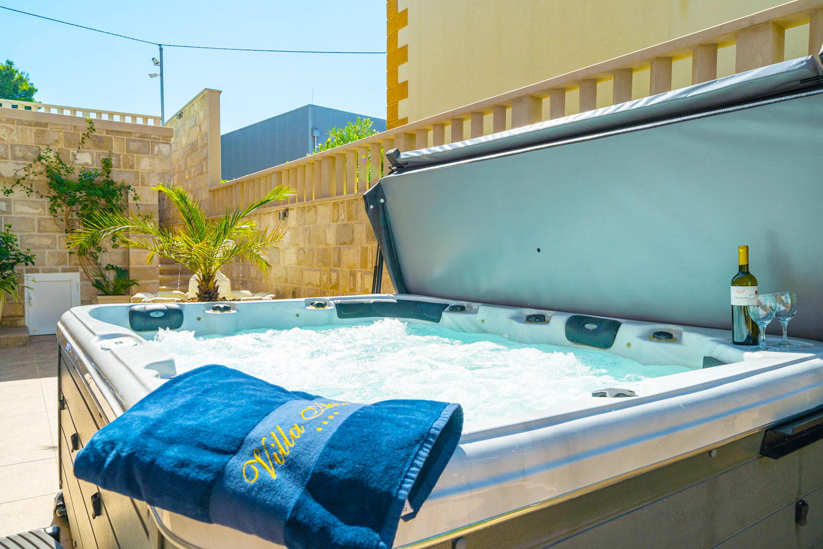 hot tub aura dubrovnik